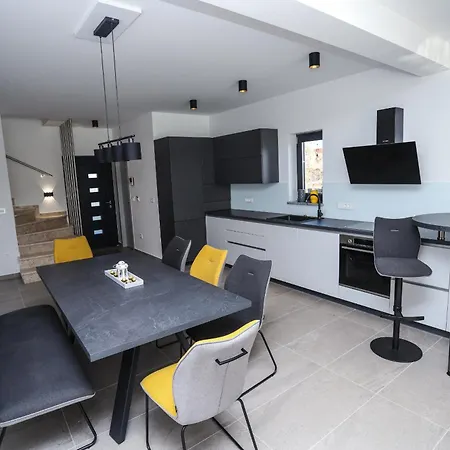 Jacky In For 8 People With Private Pool Just 900 Meters From Sea Villa