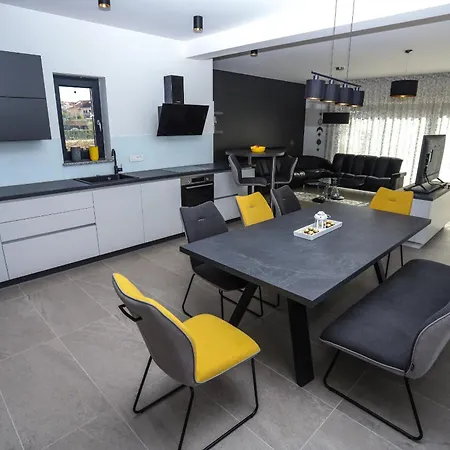 Villa Jacky In For 8 People With Private Pool Just 900 Meters From Sea Porec