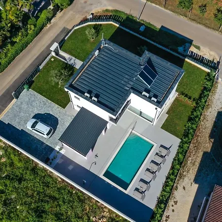 Villa Jacky In For 8 People With Private Pool Just 900 Meters From Sea