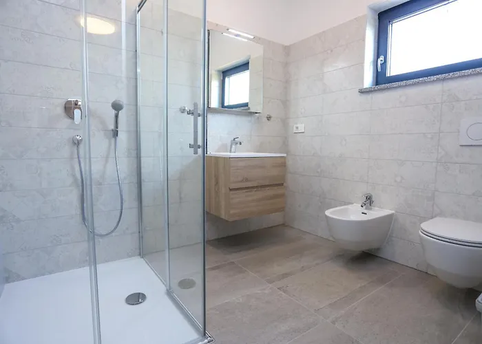 Jacky In For 8 People With Private Pool Just 900 Meters From Sea Вилла Пореч