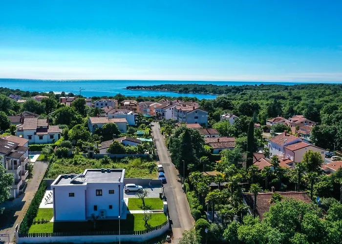 Jacky In For 8 People With Private Pool Just 900 Meters From Sea Вилла *