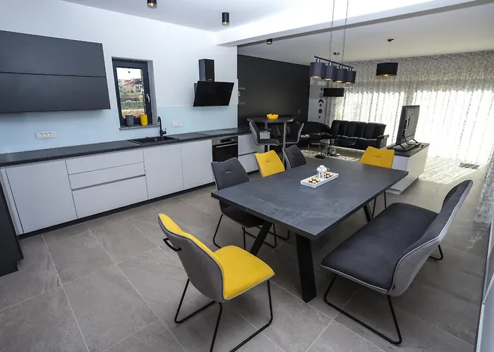 Вилла Jacky In For 8 People With Private Pool Just 900 Meters From Sea Пореч