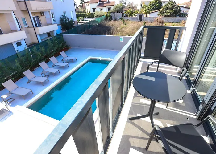 Jacky In For 8 People With Private Pool Just 900 Meters From Sea Вилла *