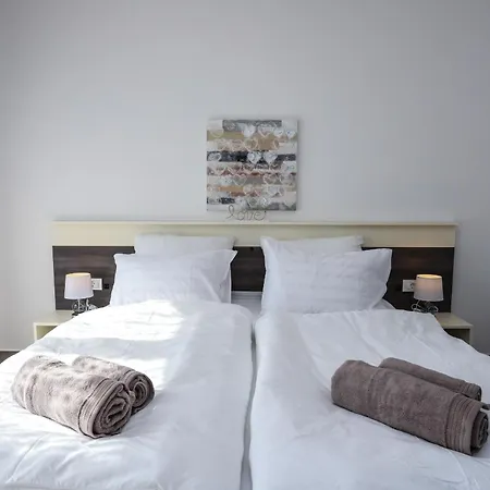 别墅 Jacky In For 8 People With Private Pool Just 900 Meters From Sea