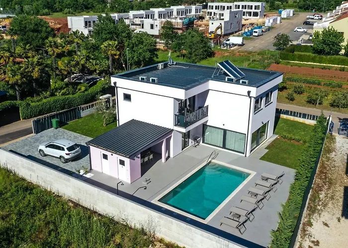 Вілла Jacky In For 8 People With Private Pool Just 900 Meters From Sea *
