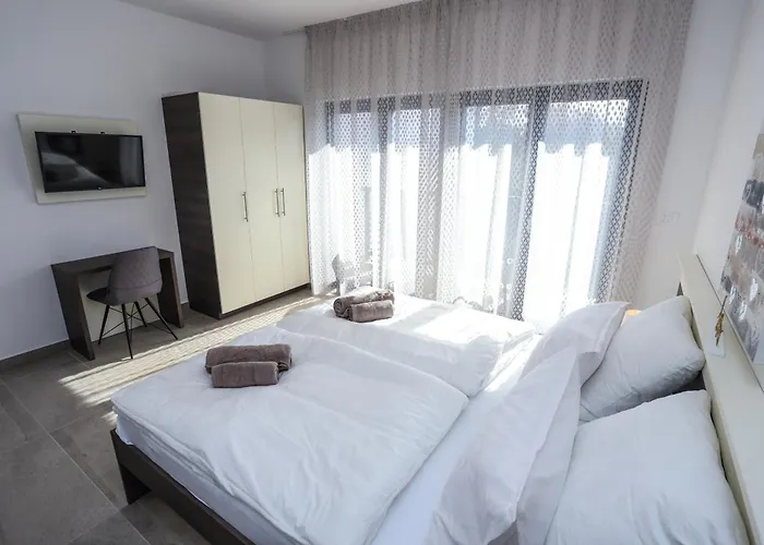 Jacky In For 8 People With Private Pool Just 900 Meters From Sea *