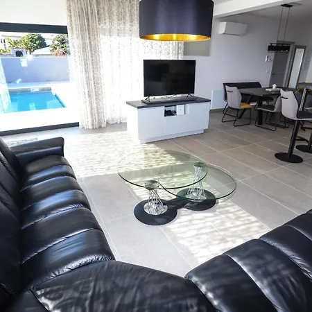 Villa Jacky In For 8 People With Private Pool Just 900 Meters From Sea Porec